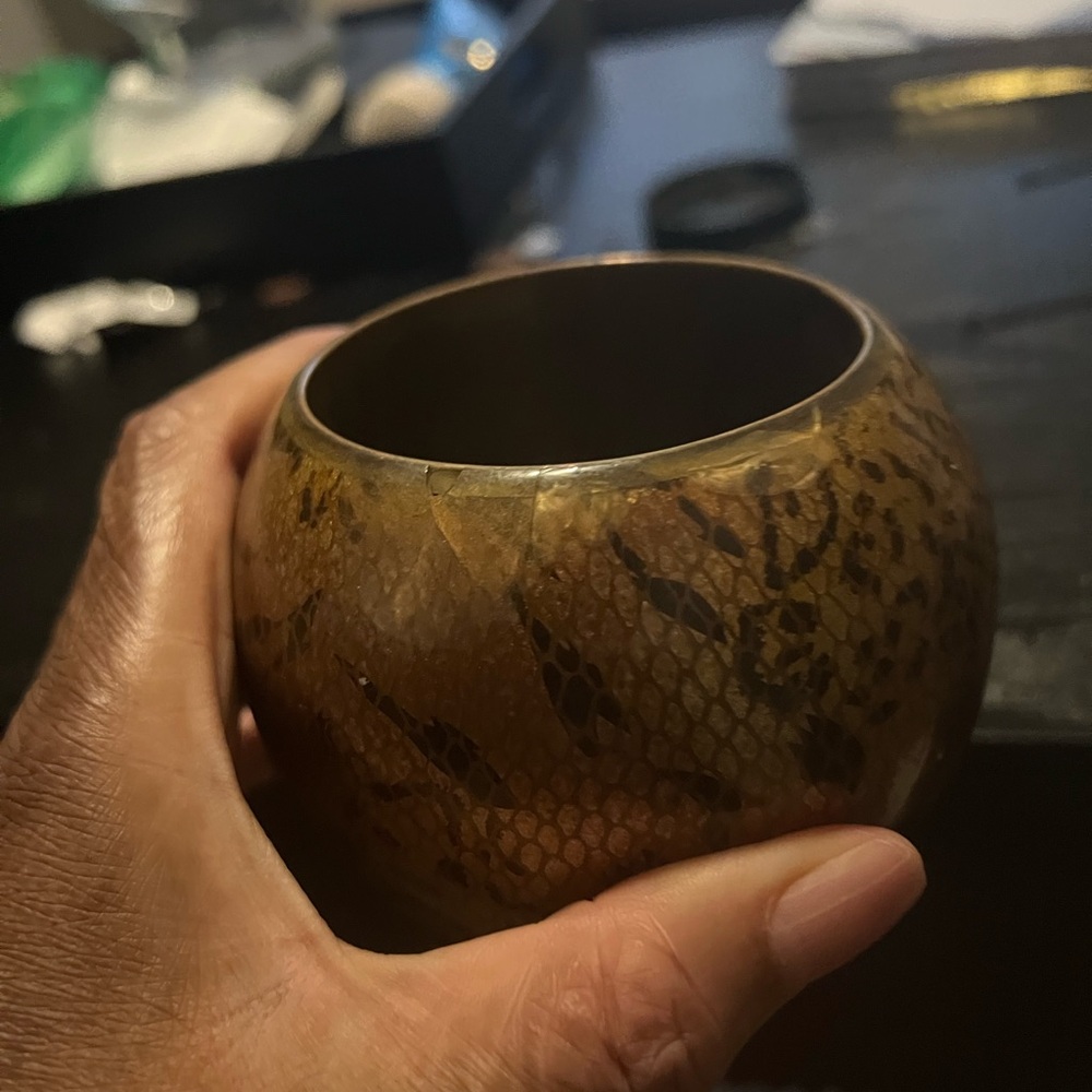 Large Animal Print Bangle - Picture 6 of 6